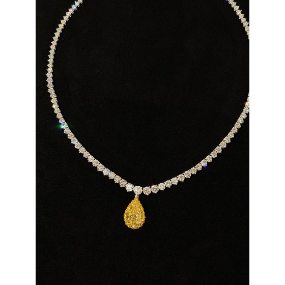 18K Gold Lab Grown Yellow Diamond Pear Shaped Necklace Center Stone: D: 5.25ct Total Weight: 28.23g