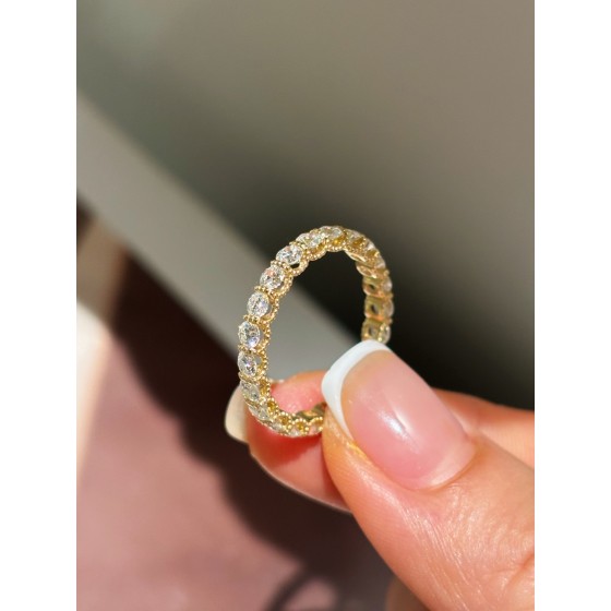 18K Gold Lab Grown Diamond Eternity Band Center Stone: D: 1.425ct/22 Total Weight: 1.81g