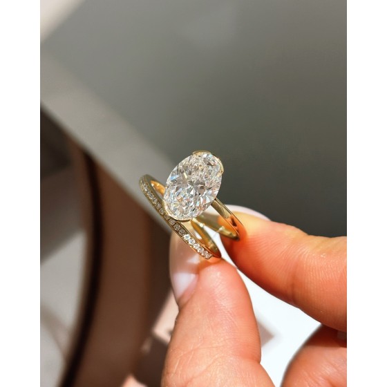 18K Gold Oval Lab Grown Diamond Ring Center Stone: D: 3.02ct/1 Total Weight: 3.9g