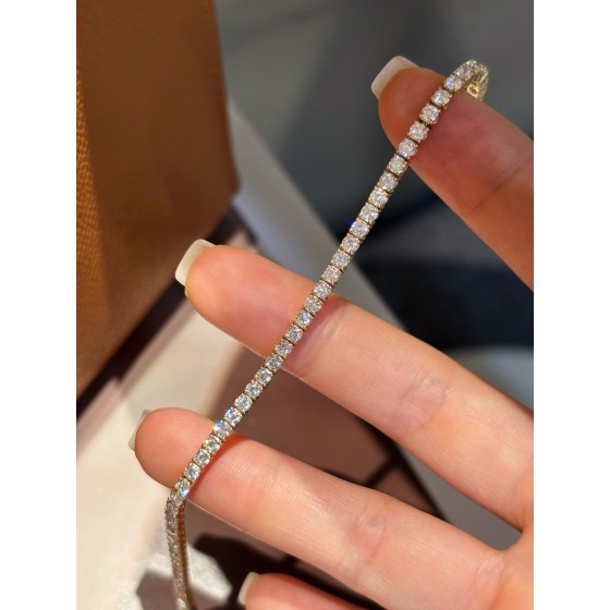 18K Gold Lab Grown Diamond Tennis Bracelet Center Stone: D: 3.038ct/60 Total Weight: 6.97g
